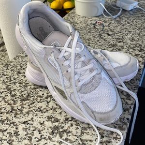 ADIDAS Falcon Sneaker - White/Crystal White